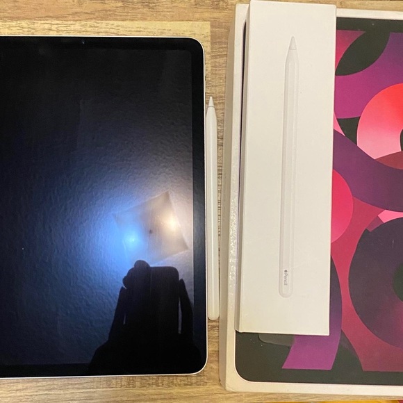 Apple iPad with Apple Pencil - Black and White - Picture 1 of 3
